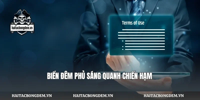 Biển đêm phủ sáng quanh chiến hạm