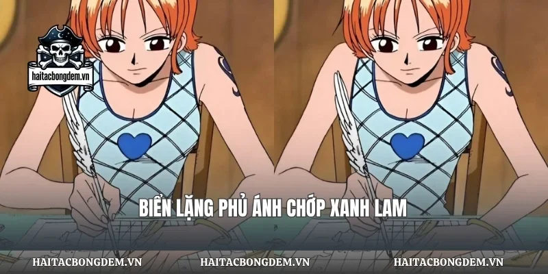 Biển lặng phủ ánh chớp xanh lam