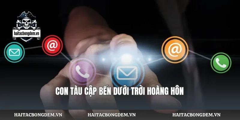 Con tàu cập bến dưới trời hoàng hôn